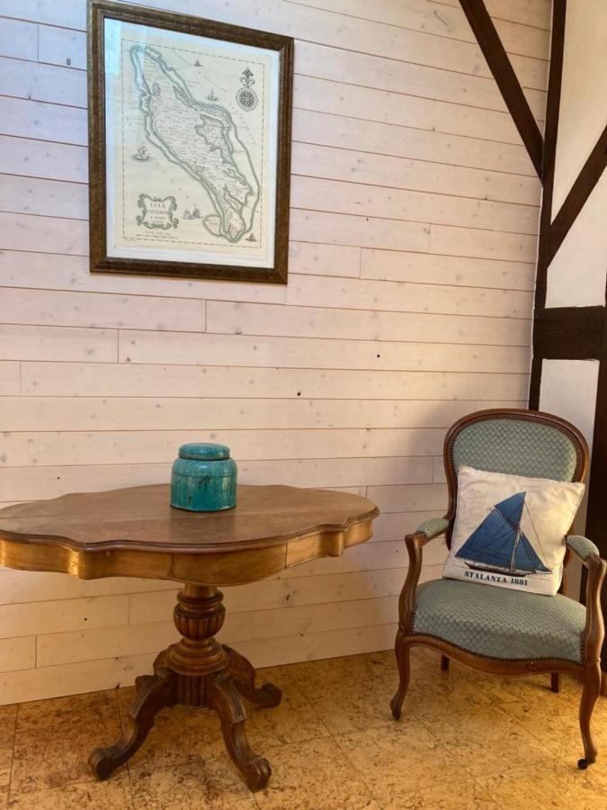 Le Chai Maison De Charme Pour Tribu Joyeuse Le Château-dʼOléron Екстериор снимка