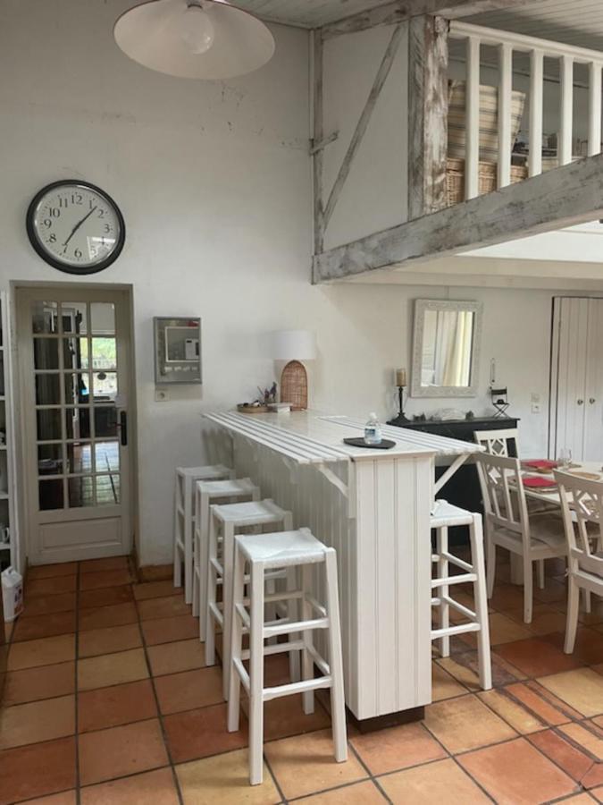 Le Chai Maison De Charme Pour Tribu Joyeuse Le Château-dʼOléron Екстериор снимка