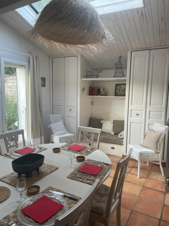 Le Chai Maison De Charme Pour Tribu Joyeuse Le Château-dʼOléron Екстериор снимка