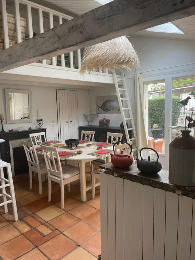 Le Chai Maison De Charme Pour Tribu Joyeuse Le Château-dʼOléron Екстериор снимка